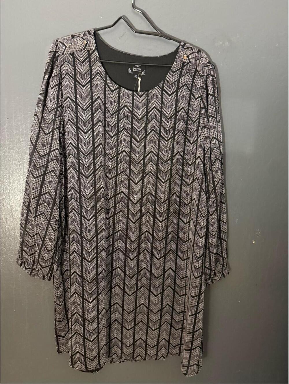 Perch Women's Black and White Chevron Long Sleeve Tunic Dress